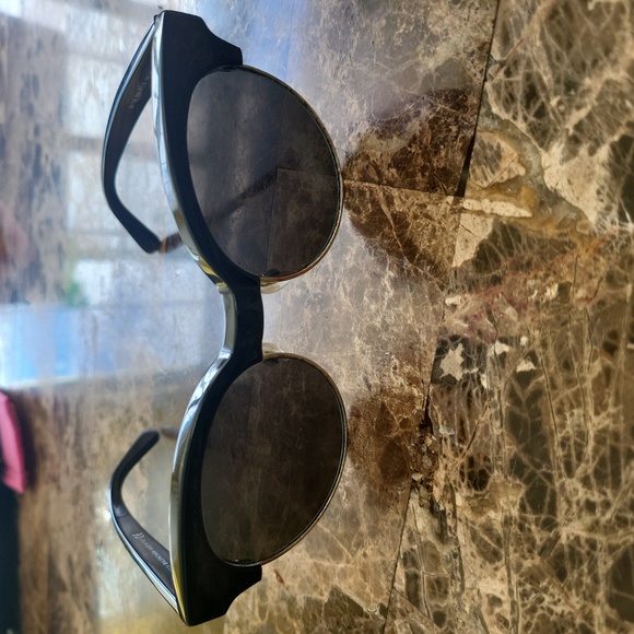 BALENCIAGA vintage sunglasses, used, good condition. - Picture 3 of 5